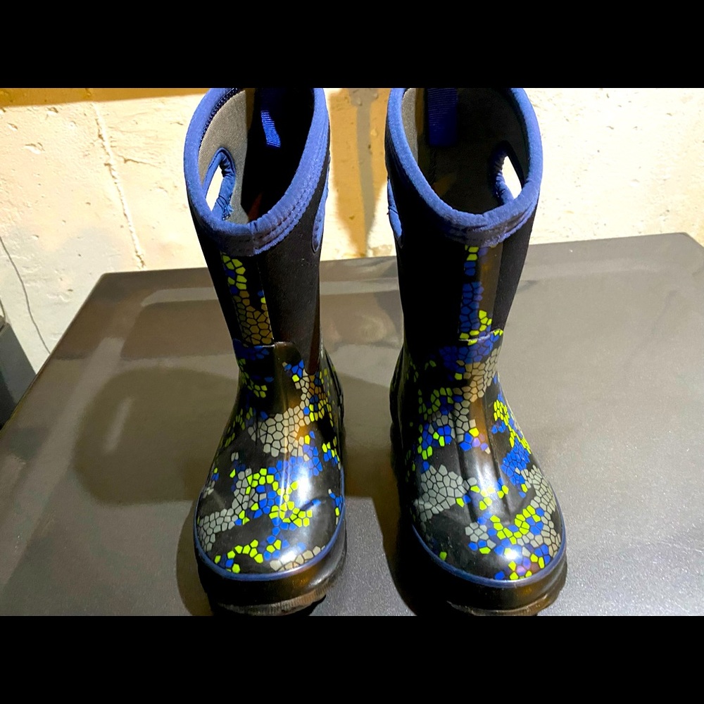 BOGs Childrens Snow Boots Size 11